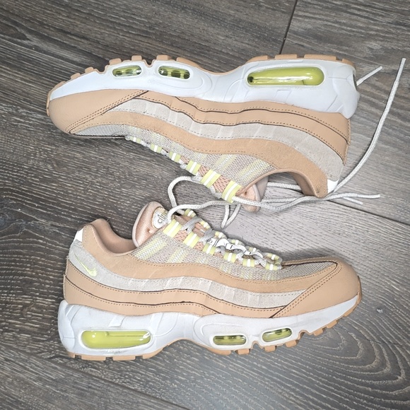 Nike Air Max size 8.5 women - Picture 2 of 6